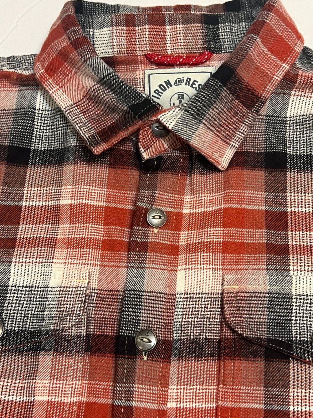 Iron and Resin Men’s Large Plaid Flannel Shirt Red Black White Cotton Button Up